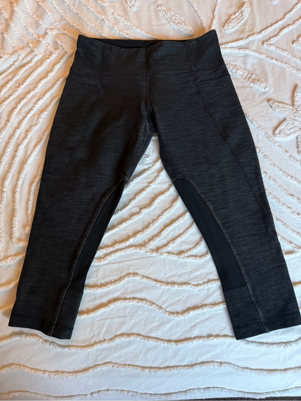 Lululemon Grey Heathered Inspire Cropped Leggings S M